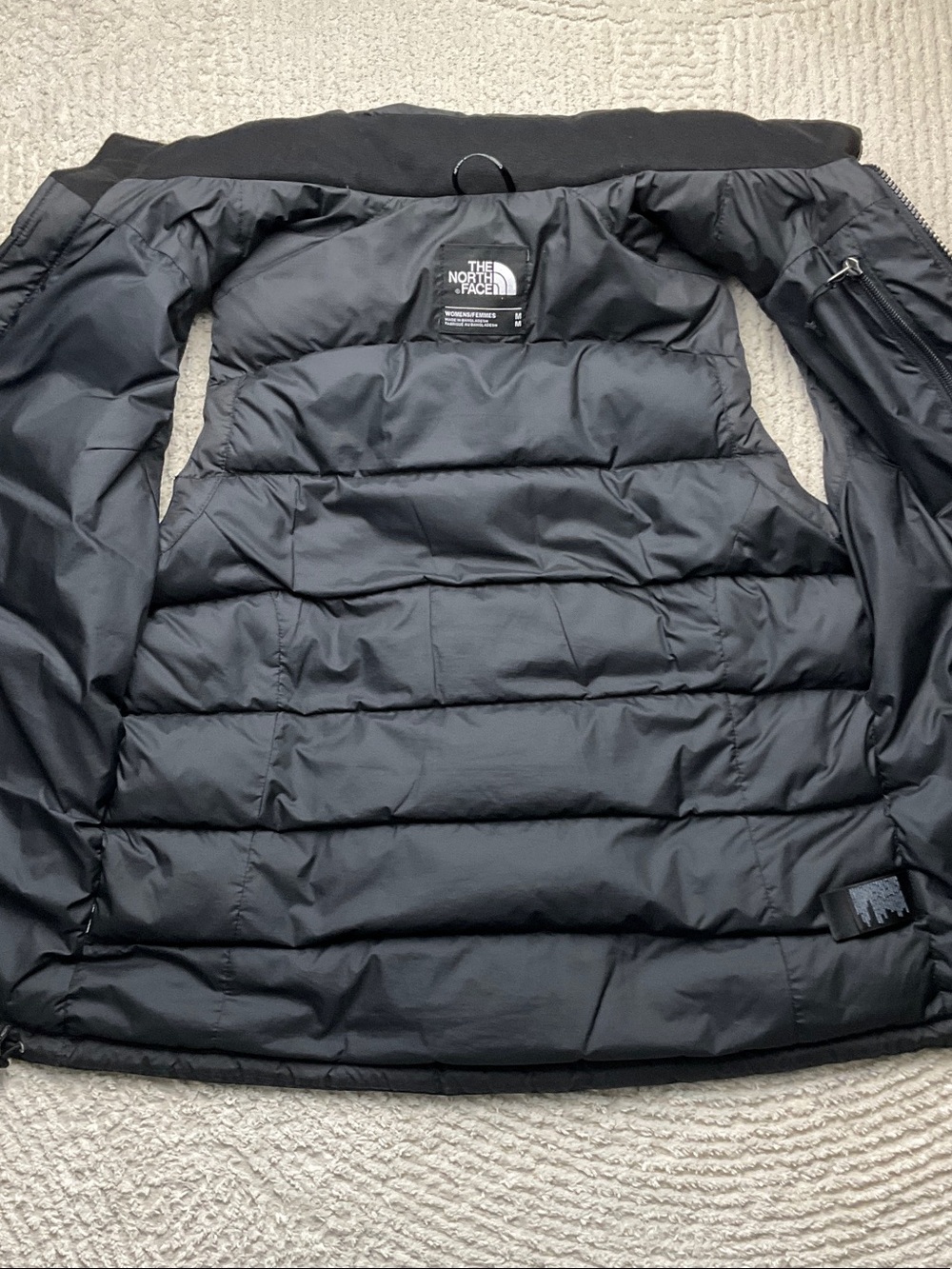 The North Face Women’s Nuptse Black Puffer Down 700 Vest Size Medium - Picture 10 of 16